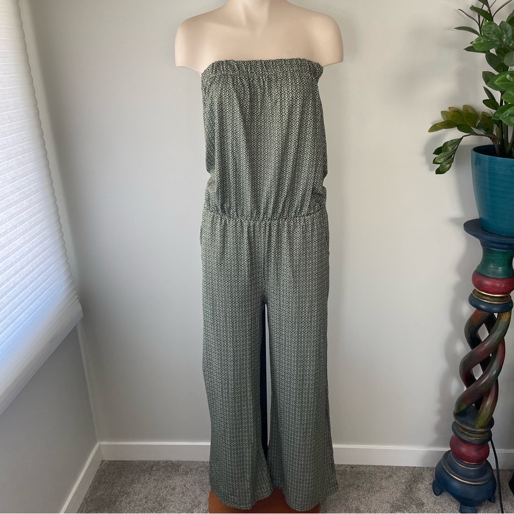 ⭐Exist Green Strapless Jumpsuit